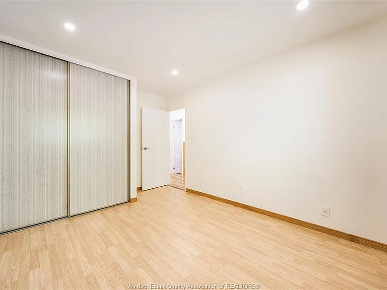 1229 Arncliffe Pl — Photo 23