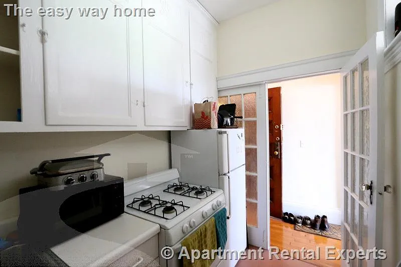 1 bed, $2,600 — Photo 4