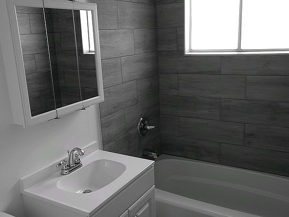 3rd image of 7500 Matamoros Dr