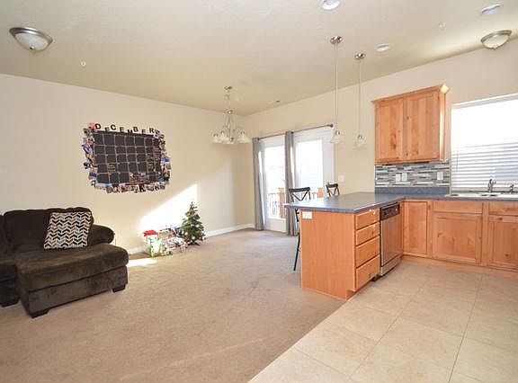 Abundant natural lighting