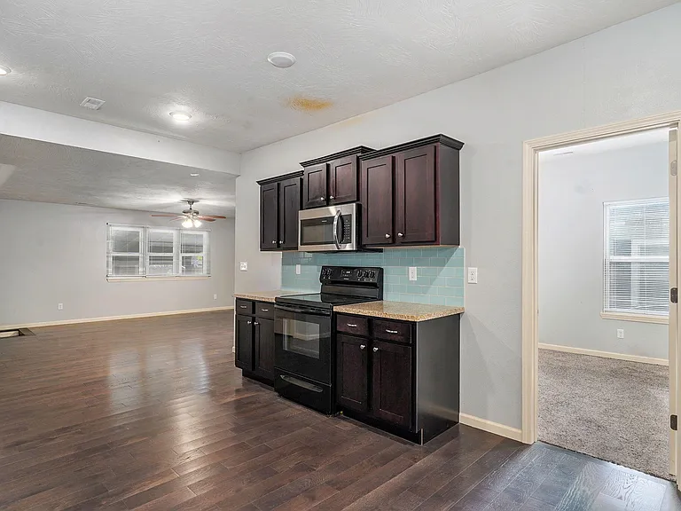 704 E Normal St — Photo 13