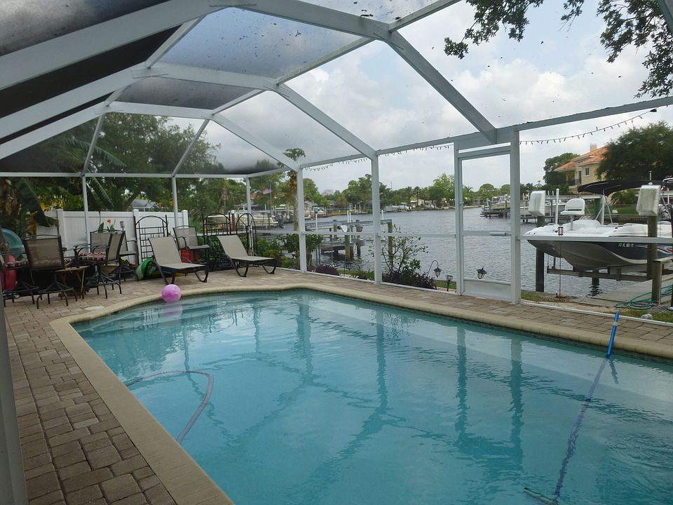 1st image of 9510 Sun Isle Dr NE