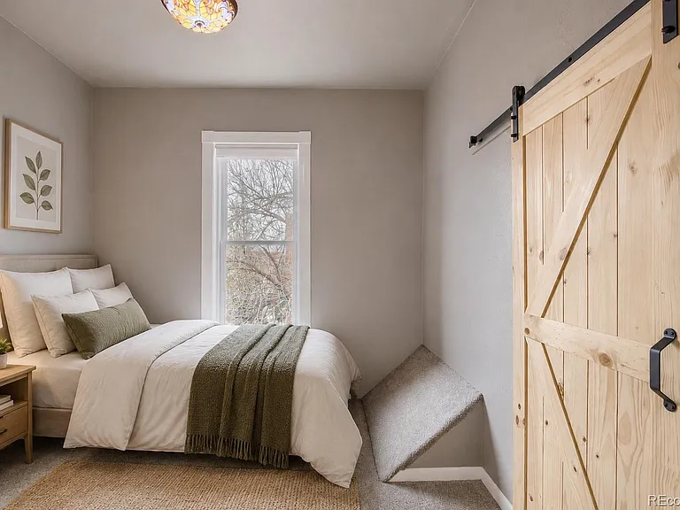 5630 Webster St #1 — Photo 8