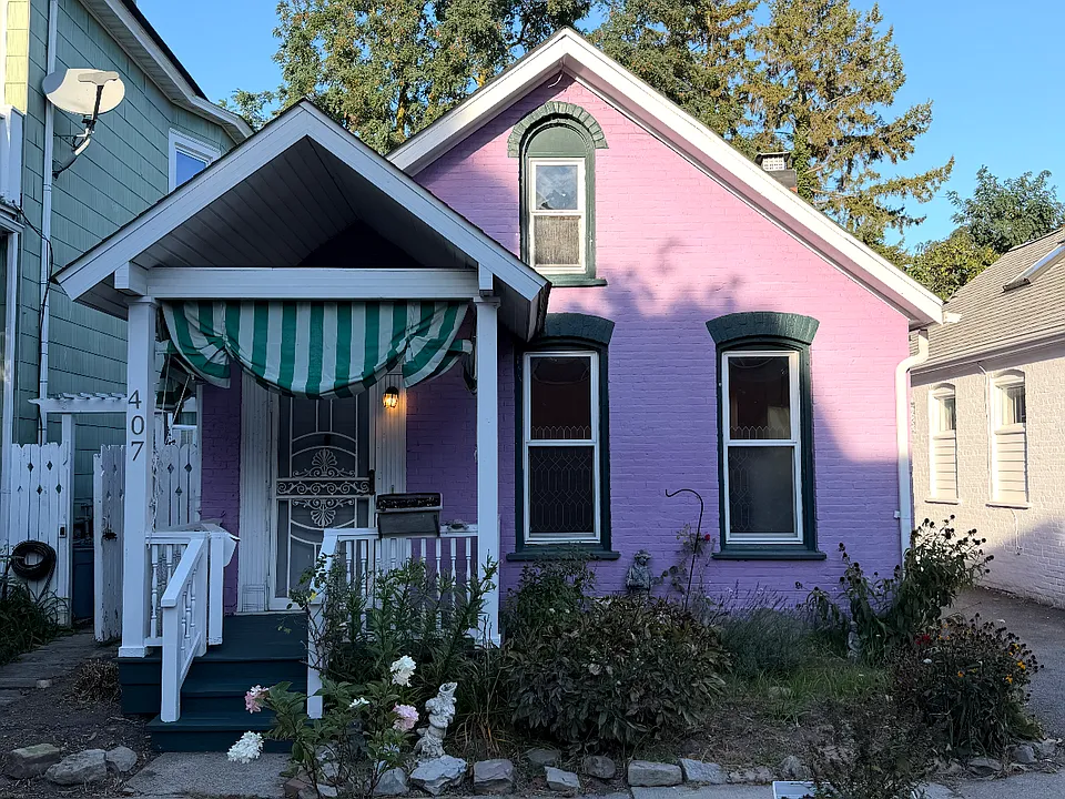 407 Summer St