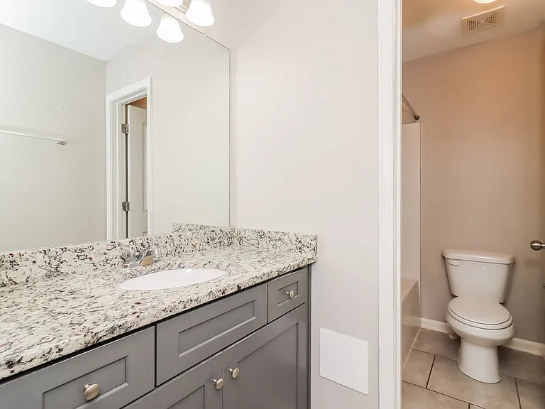 412 Fieldcrest Dr — Photo 16
