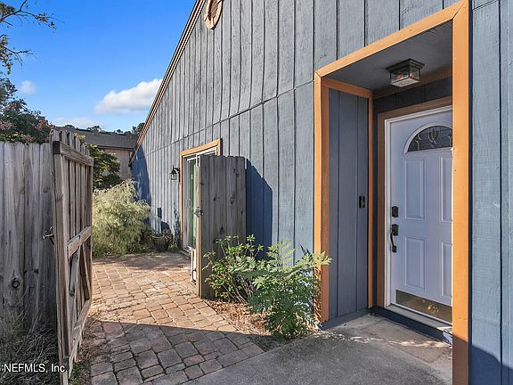 2nd image of 5552 CABOT Drive N