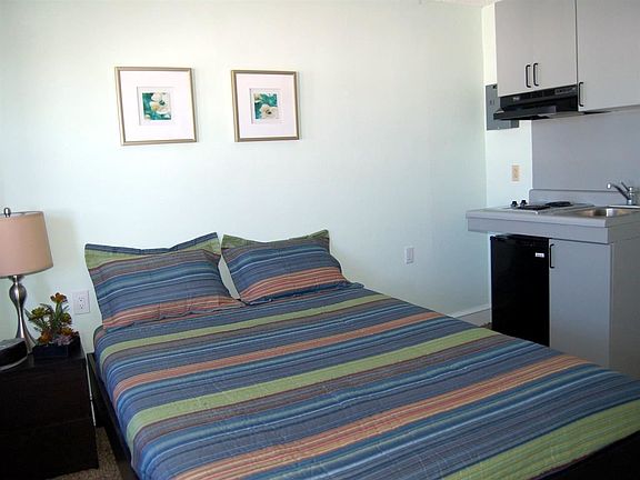2nd image of 805 E 8th St #303