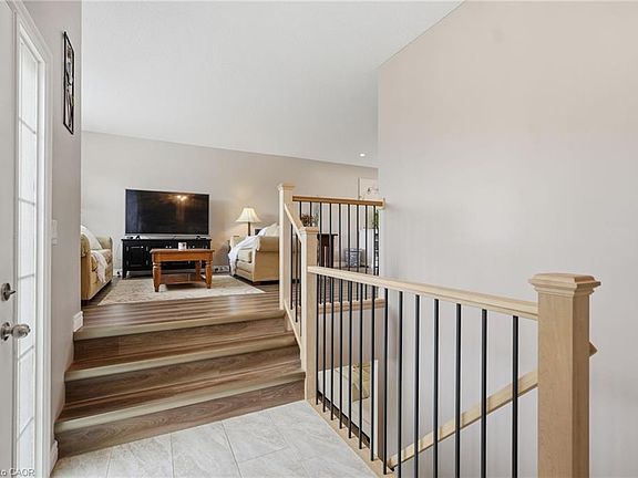 3rd image of 3148 Jewell Ave