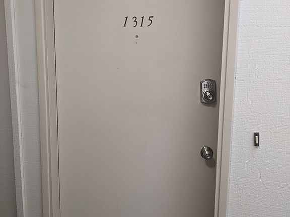 3rd image of 9900 NE 124th St APT 1315