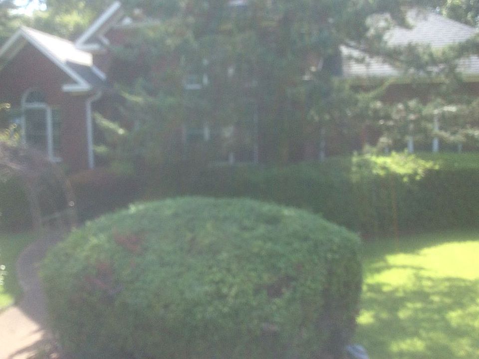 1st image of 112 Gardens Gate Dr