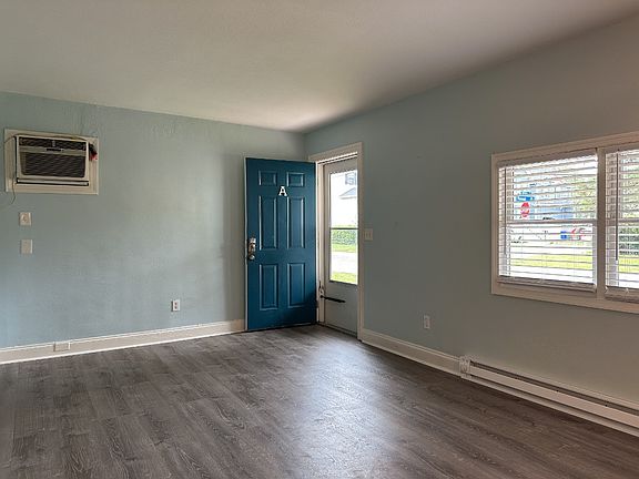 3rd image of 3216 Pleasant Ave APT A