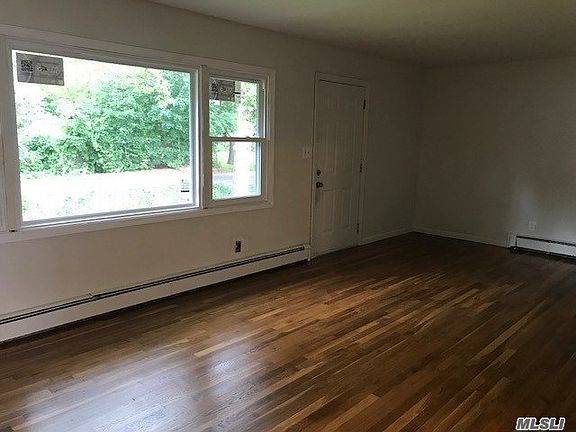 4th image of 287 Whittier Dr