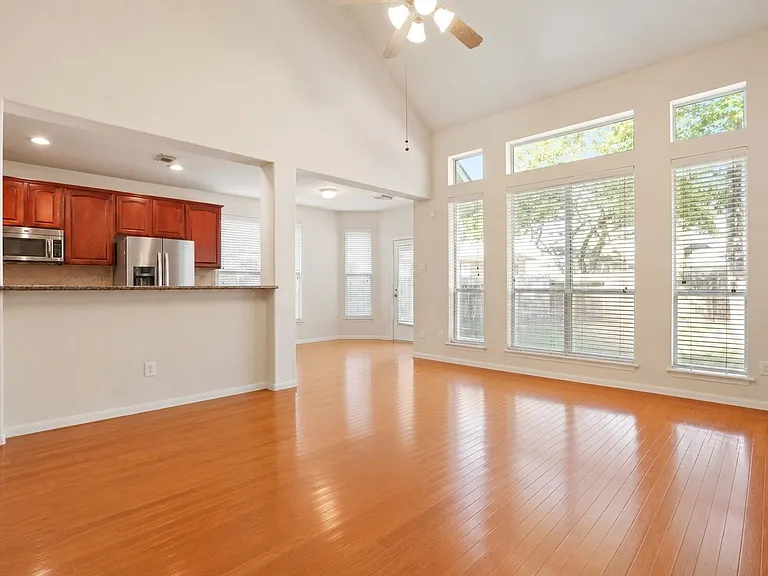 31 Ginger Springs Pl — Photo 3