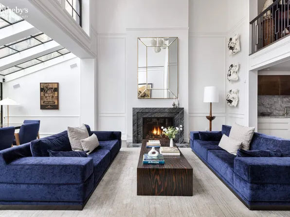241 East 48th Street image 3 of 20