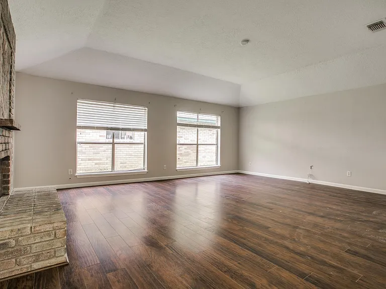 2530 Wheelwright Ln — Photo 8