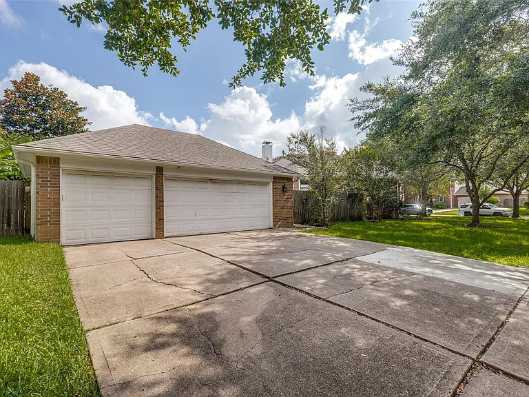 1734 Heddon Falls Dr — Photo 24