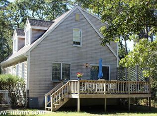 40 20th St N, Edgartown, MA 02539