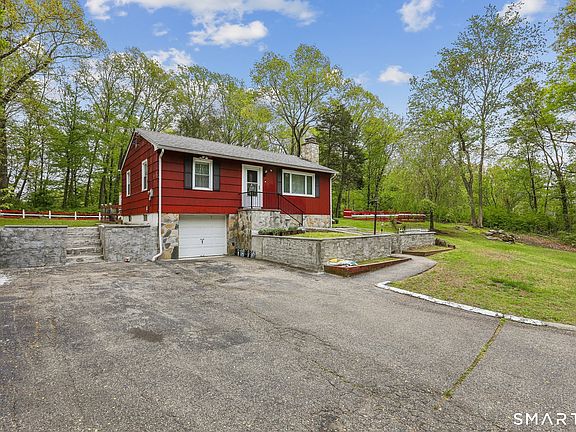 2nd image of 286 Moose Hill Road
