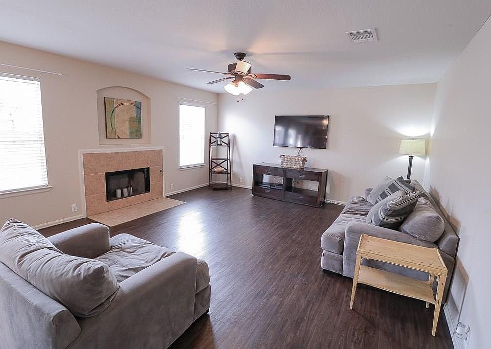 1st image of 185 Catalpa Dr