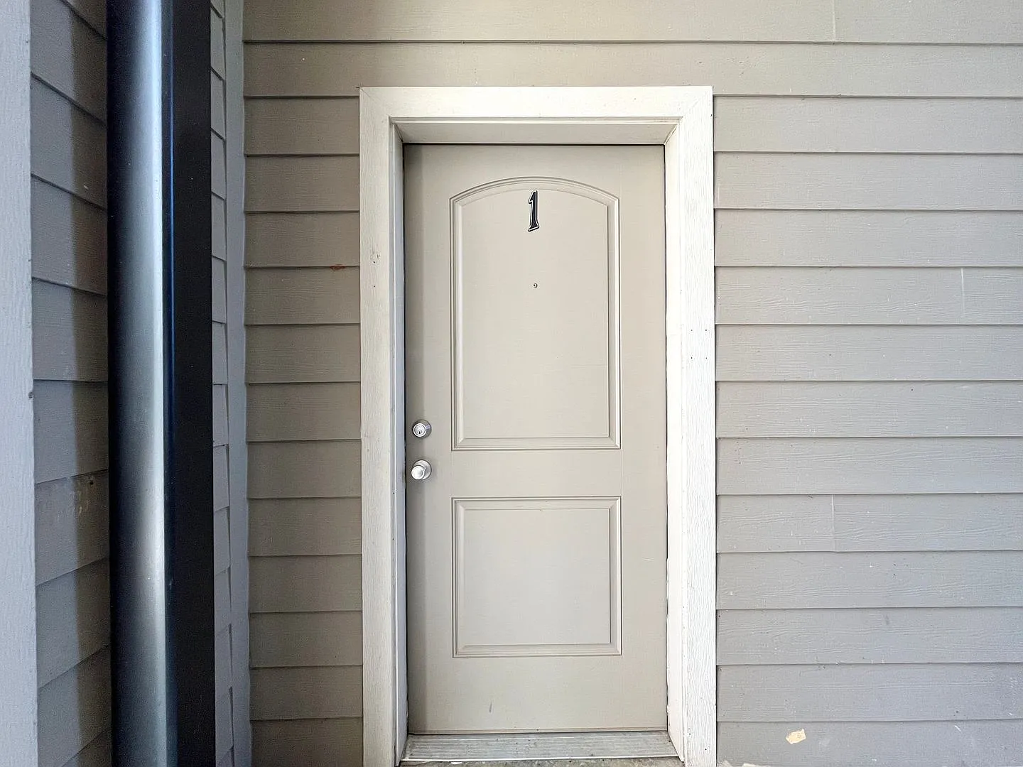 Bellwood Lake Apartments — Photo 3
