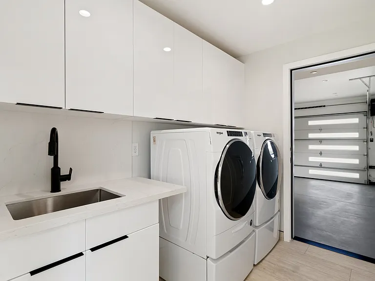 6830 Lubao Ave — Photo 23