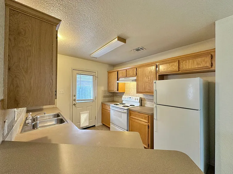 1111 Cinch Dr — Photo 6