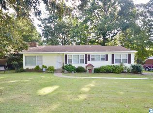 504 Cedar St NW, Hartselle, AL 35640