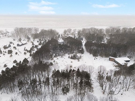 3rd image of 17210 Beachview Dr