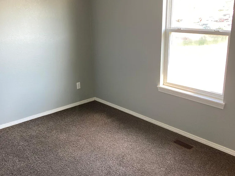 270 W Terrace Ct — Photo 2