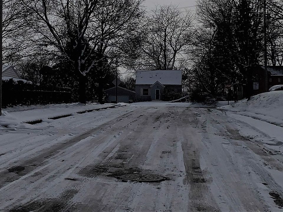 2nd image of 2929 Cranbrook Ave