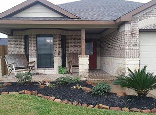 17 Texian Trl N, Angleton, TX 77515