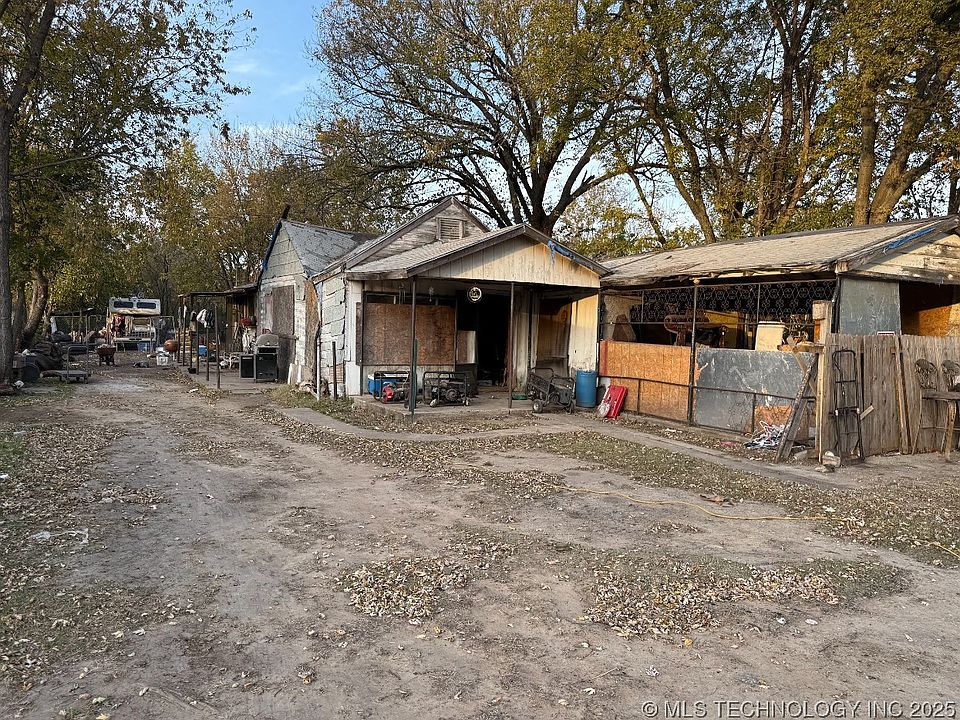2nd image of 1415 E 73rd St N