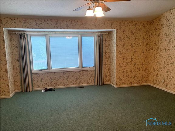 4th image of 1821 Stonehill Dr