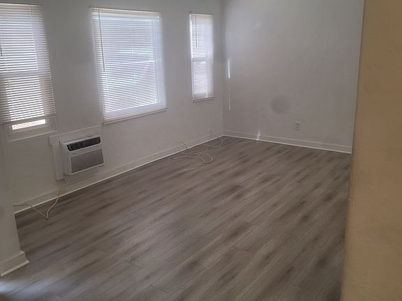 2nd image of 1001 5th St #7
