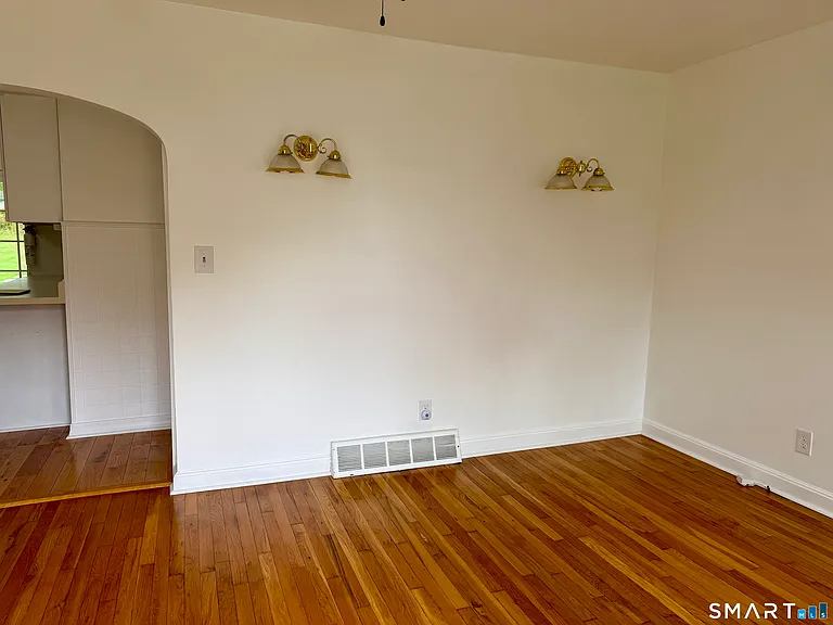 79 S B St — Photo 3