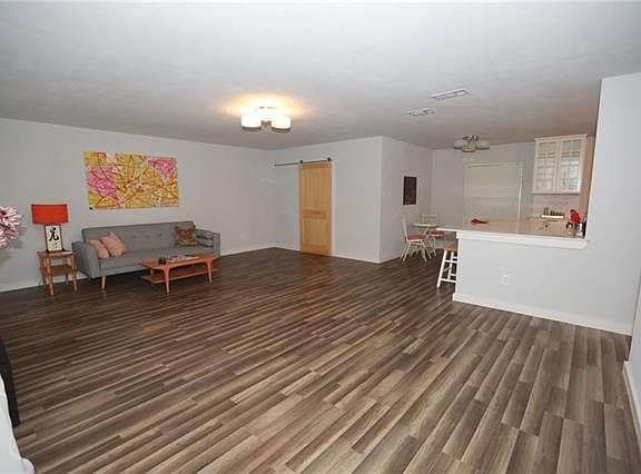 4th image of 2614 Carlow Dr