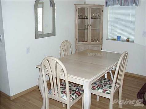 3rd image of 32 Edinburgh Dr