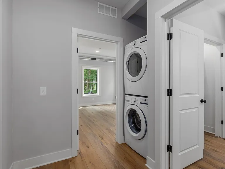 980 Diamond Ave NE #1 — Photo 16