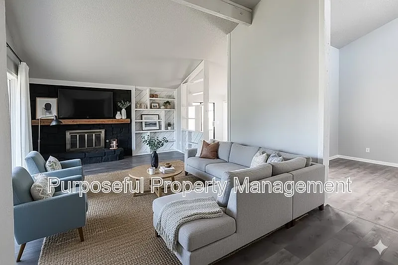 4 bed, 2.0 bath, 2175 sqft, $1,725 — Photo 1