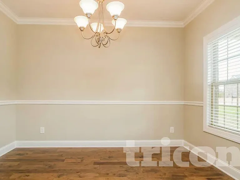 1514 Burrows Ave — Photo 10