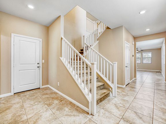 5th image of 824 Elmstone Pl