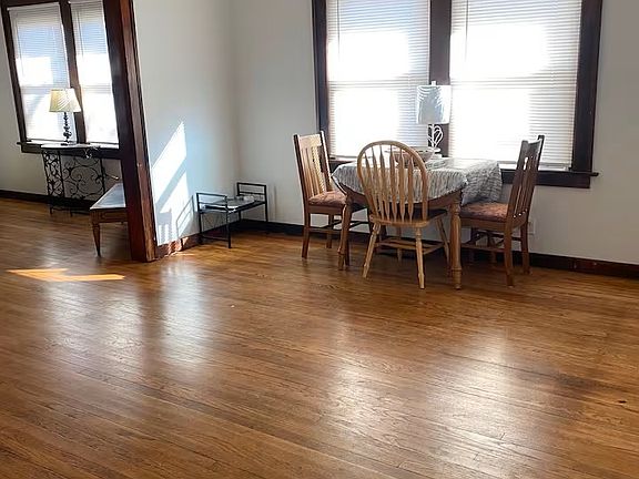 3rd image of 717 W 2nd Ave