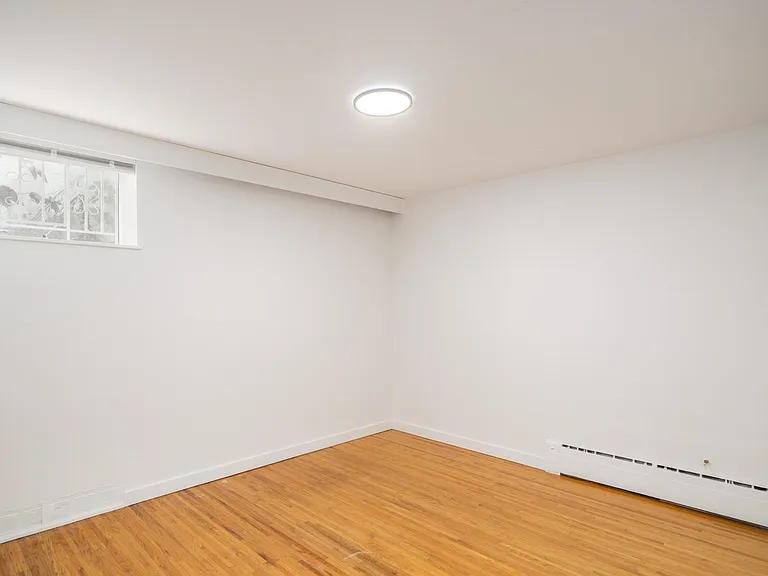 2596 Oak St #2 — Photo 9
