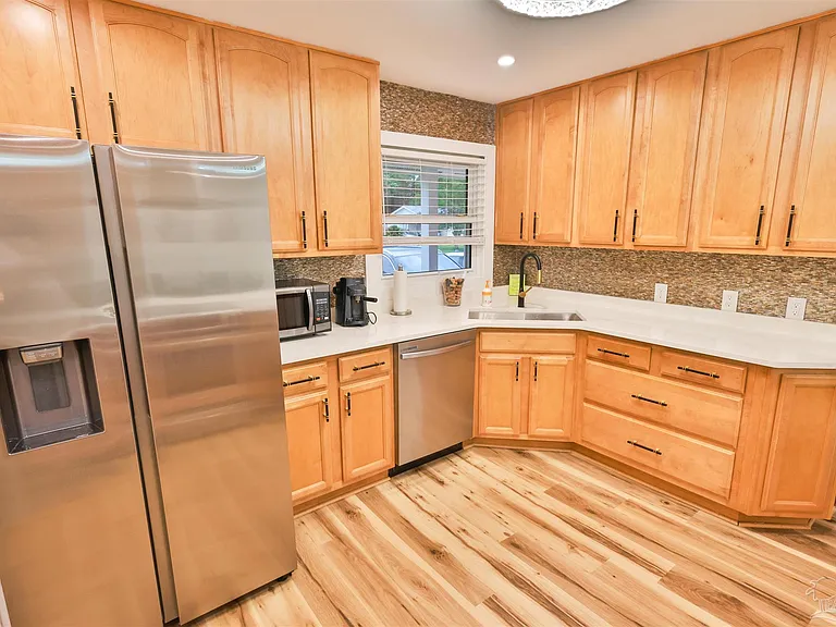 3795 Summer Dr — Photo 14