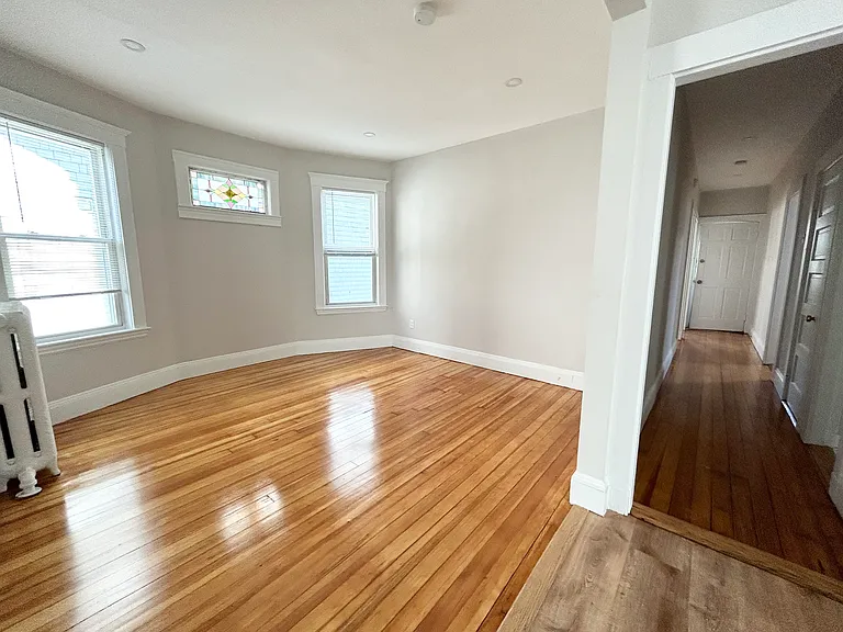 24 Willis St #2R — Photo 4