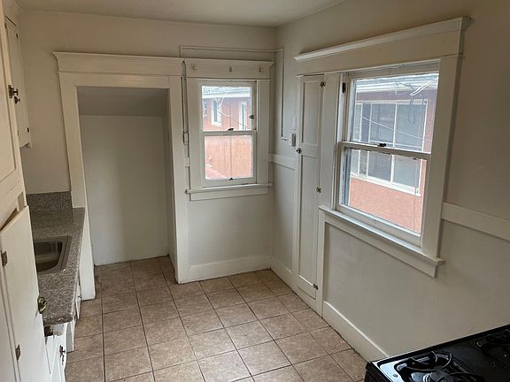 3rd image of 1065 E Ocean Blvd APT 14
