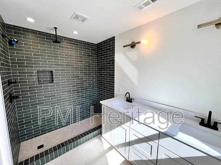 604 N 6th St — Photo 9