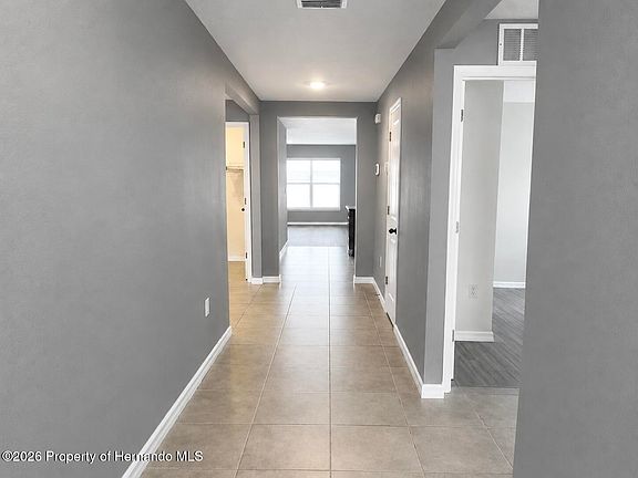 4th image of 4045 Montano Ave