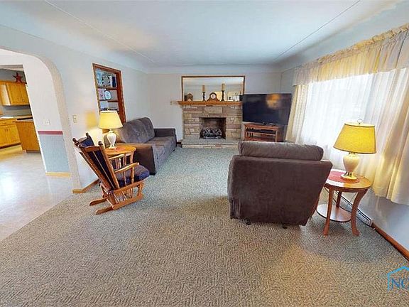 4th image of 1735 Arrowhead Dr