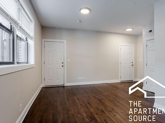 4th image of 2233 N Sawyer Ave #2W